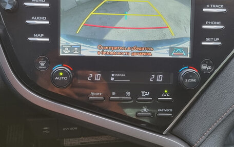Toyota Camry, 2018 год, 3 050 000 рублей, 28 фотография