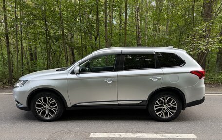 Mitsubishi Outlander III рестайлинг 3, 2018 год, 1 500 000 рублей, 3 фотография