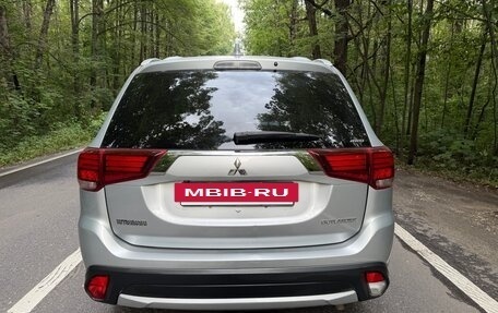 Mitsubishi Outlander III рестайлинг 3, 2018 год, 1 500 000 рублей, 5 фотография