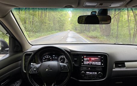 Mitsubishi Outlander III рестайлинг 3, 2018 год, 1 500 000 рублей, 9 фотография