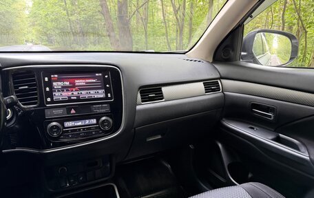 Mitsubishi Outlander III рестайлинг 3, 2018 год, 1 500 000 рублей, 11 фотография