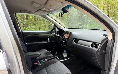 Mitsubishi Outlander III рестайлинг 3, 2018 год, 1 500 000 рублей, 14 фотография