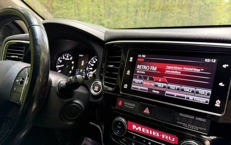 Mitsubishi Outlander III рестайлинг 3, 2018 год, 1 500 000 рублей, 12 фотография