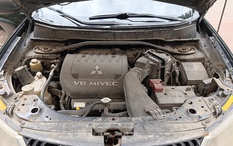 Mitsubishi Outlander III рестайлинг 3, 2007 год, 950 000 рублей, 7 фотография