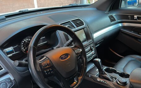 Ford Explorer VI, 2017 год, 2 590 000 рублей, 15 фотография
