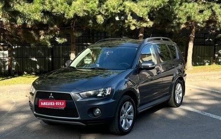 Mitsubishi Outlander III рестайлинг 3, 2011 год, 890 000 рублей, 1 фотография