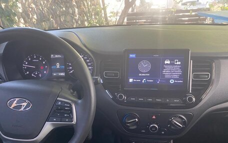 Hyundai Solaris II рестайлинг, 2021 год, 1 760 000 рублей, 15 фотография