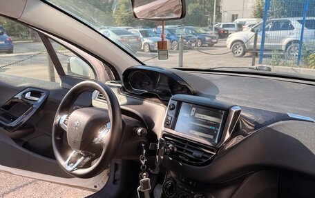 Peugeot 208 II, 2013 год, 624 000 рублей, 10 фотография