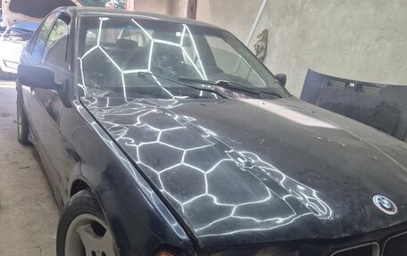 BMW 3 серия, 1993 год, 140 000 рублей, 1 фотография