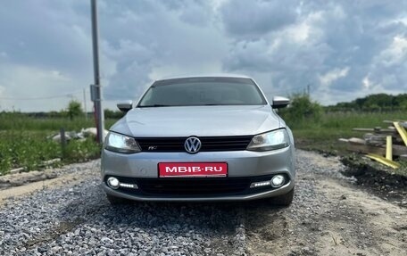 Volkswagen Jetta VI, 2013 год, 790 000 рублей, 1 фотография