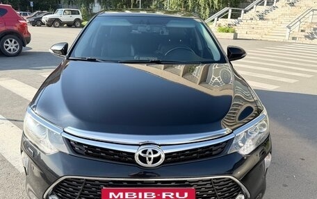 Toyota Camry, 2017 год, 2 900 000 рублей, 10 фотография