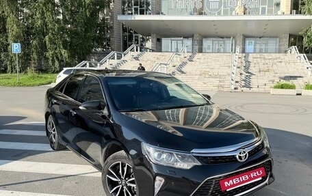 Toyota Camry, 2017 год, 2 900 000 рублей, 7 фотография