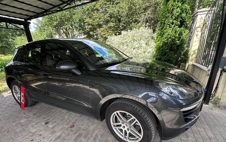 Porsche Macan I рестайлинг, 2017 год, 2 900 000 рублей, 2 фотография