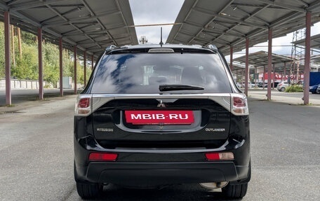 Mitsubishi Outlander III рестайлинг 3, 2013 год, 1 399 500 рублей, 6 фотография