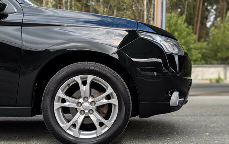 Mitsubishi Outlander III рестайлинг 3, 2013 год, 1 399 500 рублей, 19 фотография