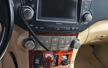 Toyota Highlander III, 2012 год, 2 200 000 рублей, 3 фотография