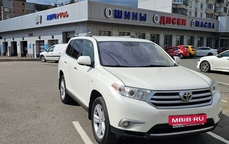 Toyota Highlander III, 2012 год, 2 200 000 рублей, 13 фотография