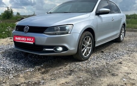 Volkswagen Jetta VI, 2013 год, 790 000 рублей, 2 фотография
