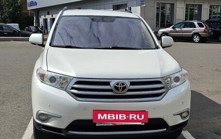 Toyota Highlander III, 2012 год, 2 200 000 рублей, 15 фотография