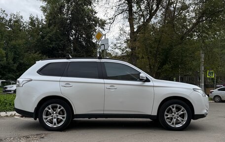 Mitsubishi Outlander III рестайлинг 3, 2013 год, 1 500 000 рублей, 4 фотография
