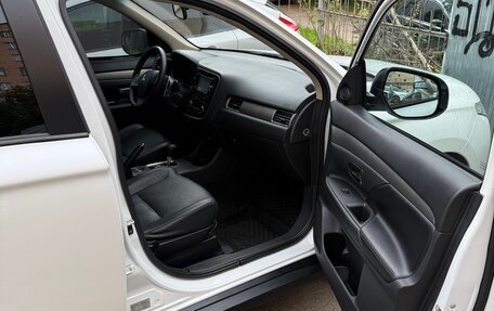 Mitsubishi Outlander III рестайлинг 3, 2013 год, 1 500 000 рублей, 9 фотография
