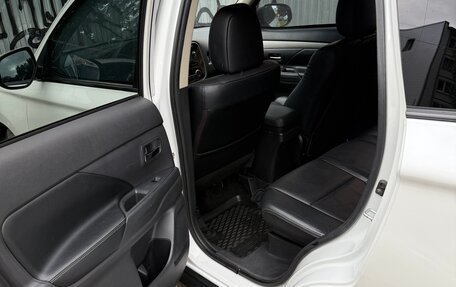 Mitsubishi Outlander III рестайлинг 3, 2013 год, 1 500 000 рублей, 11 фотография
