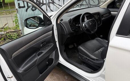 Mitsubishi Outlander III рестайлинг 3, 2013 год, 1 500 000 рублей, 8 фотография
