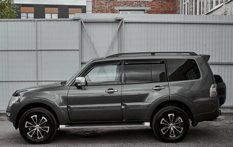 Mitsubishi Pajero IV, 2017 год, 2 790 000 рублей, 7 фотография