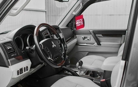 Mitsubishi Pajero IV, 2017 год, 2 790 000 рублей, 10 фотография