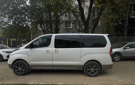 Hyundai Grand Starex Grand Starex I рестайлинг 2, 2015 год, 2 500 000 рублей, 2 фотография