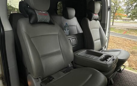 Hyundai Grand Starex Grand Starex I рестайлинг 2, 2015 год, 2 500 000 рублей, 12 фотография