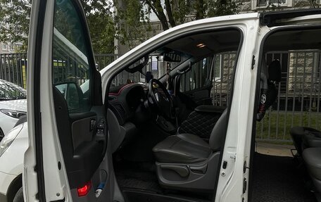 Hyundai Grand Starex Grand Starex I рестайлинг 2, 2015 год, 2 500 000 рублей, 18 фотография