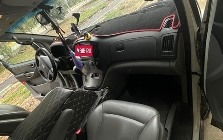 Hyundai Grand Starex Grand Starex I рестайлинг 2, 2015 год, 2 500 000 рублей, 13 фотография