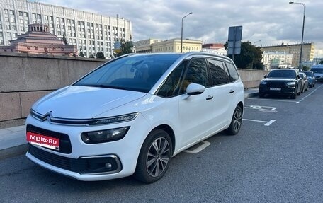 Citroen C4 Picasso II рестайлинг, 2017 год, 1 650 000 рублей, 2 фотография