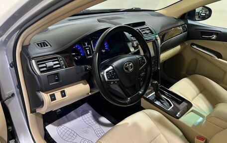 Toyota Camry, 2017 год, 2 250 000 рублей, 9 фотография
