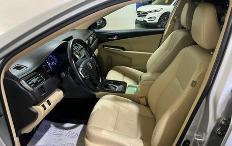 Toyota Camry, 2017 год, 2 250 000 рублей, 8 фотография
