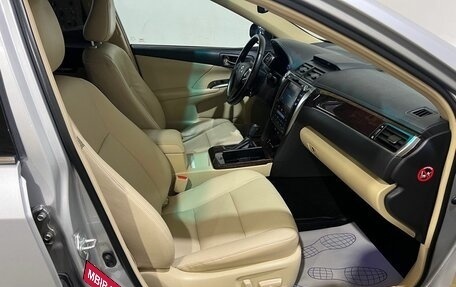 Toyota Camry, 2017 год, 2 250 000 рублей, 23 фотография