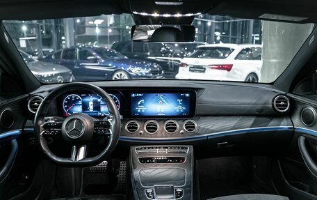 Mercedes-Benz E-Класс, 2021 год, 5 490 000 рублей, 10 фотография
