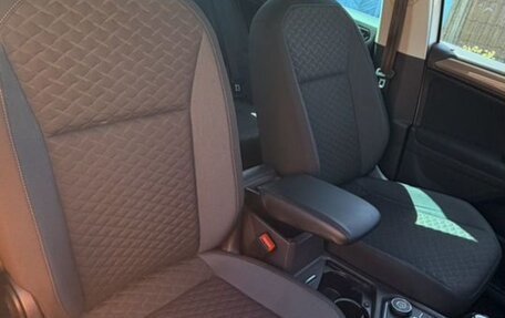 Volkswagen Tiguan II, 2019 год, 2 450 000 рублей, 11 фотография