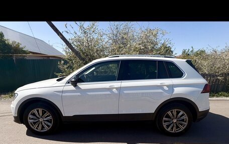 Volkswagen Tiguan II, 2019 год, 2 450 000 рублей, 3 фотография