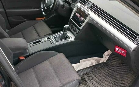 Volkswagen Passat B8 рестайлинг, 2018 год, 1 400 000 рублей, 17 фотография