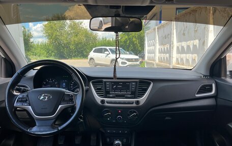 Hyundai Solaris II рестайлинг, 2017 год, 1 135 000 рублей, 10 фотография