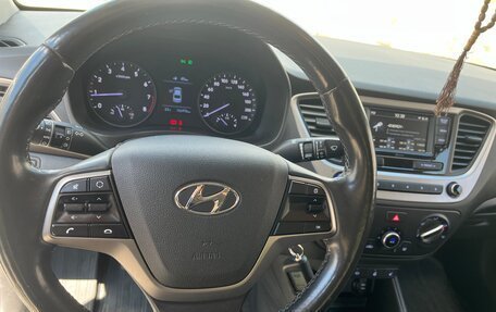 Hyundai Solaris II рестайлинг, 2017 год, 1 135 000 рублей, 11 фотография