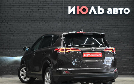 Toyota RAV4, 2019 год, 2 600 000 рублей, 4 фотография