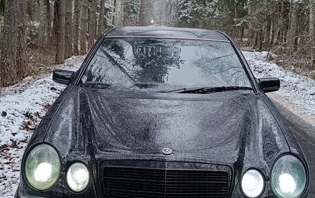 Mercedes-Benz E-Класс, 1996 год, 850 000 рублей, 4 фотография