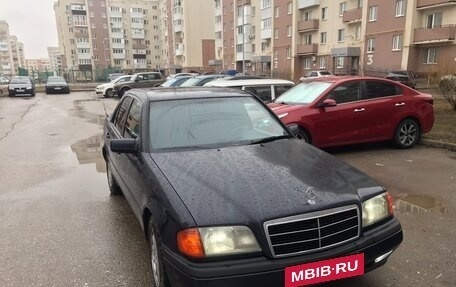 Mercedes-Benz C-Класс, 1995 год, 330 000 рублей, 1 фотография