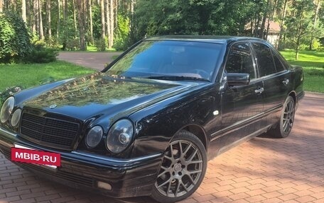 Mercedes-Benz E-Класс, 1996 год, 850 000 рублей, 6 фотография