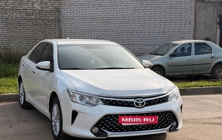 Toyota Camry, 2015 год, 2 200 000 рублей, 2 фотография