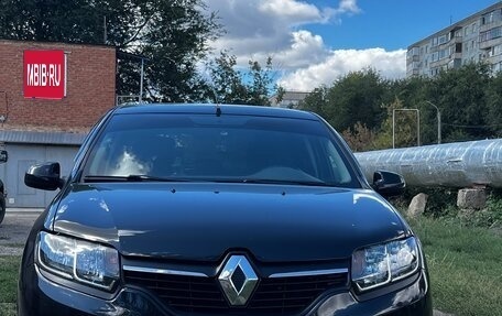 Renault Sandero II рестайлинг, 2014 год, 812 000 рублей, 1 фотография