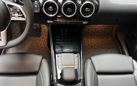 Mercedes-Benz GLA, 2022 год, 2 430 000 рублей, 14 фотография